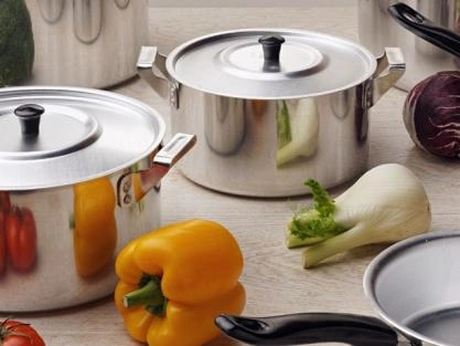 Опасно ли есть из алюминиевой посуды?