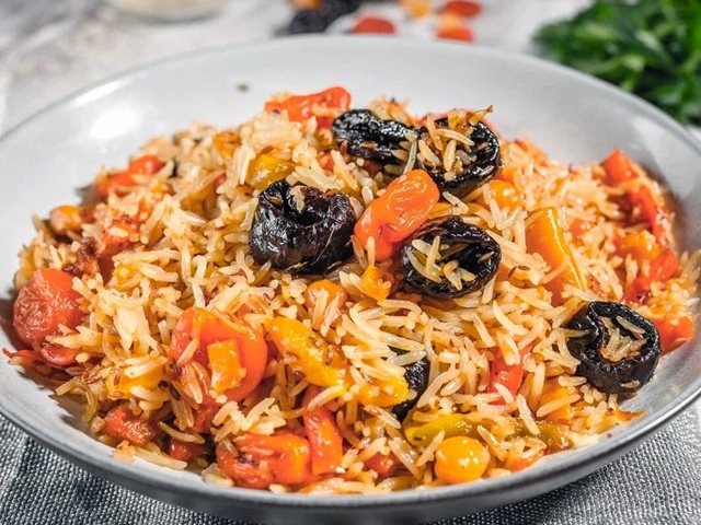 День вегана с фруктовым пловом День вегана с фруктовым пловом