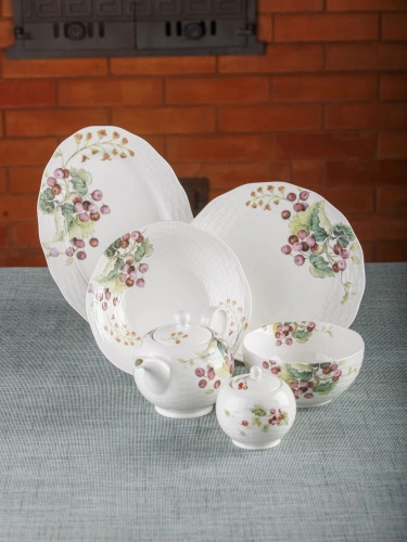 Чайный набор Wild berries Line: чайник 700 мл, сахарница 300 мл, Plover