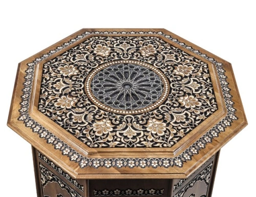 Набор мебели: стол и 2 табурета