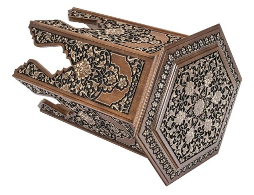 Набор мебели: стол и 2 табурета