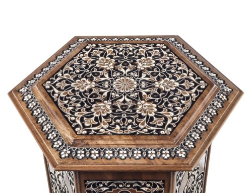 Набор мебели: стол и 2 табурета