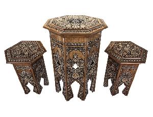 Набор мебели: стол и 2 табурета