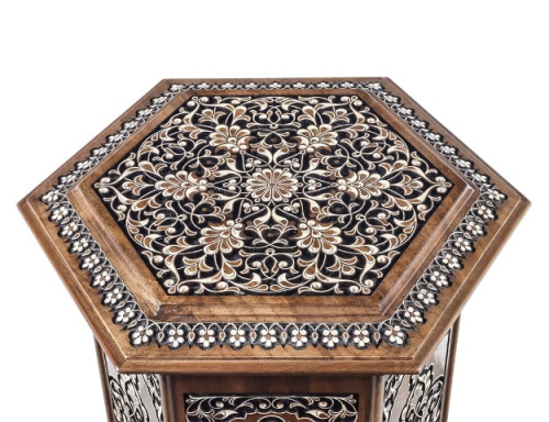 Набор мебели: стол и 2 табурета