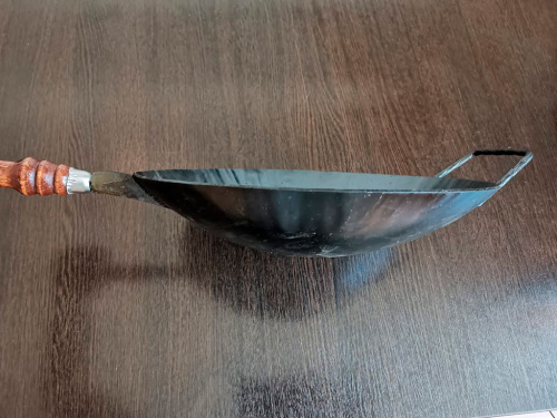 Сковорода-вок вороненая с крышкой "Стальные решения", 31,5 см