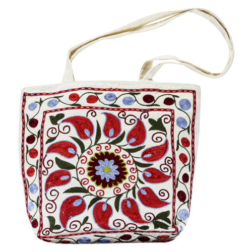 Сумка с вышивкой